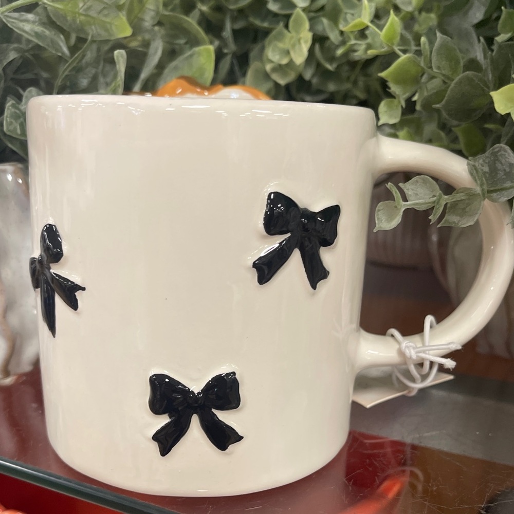 Dachshund Wiener Dog Black Bow Dog sleeping on Rim Ceramic Coffee Mug NWT - Picture 3 of 4